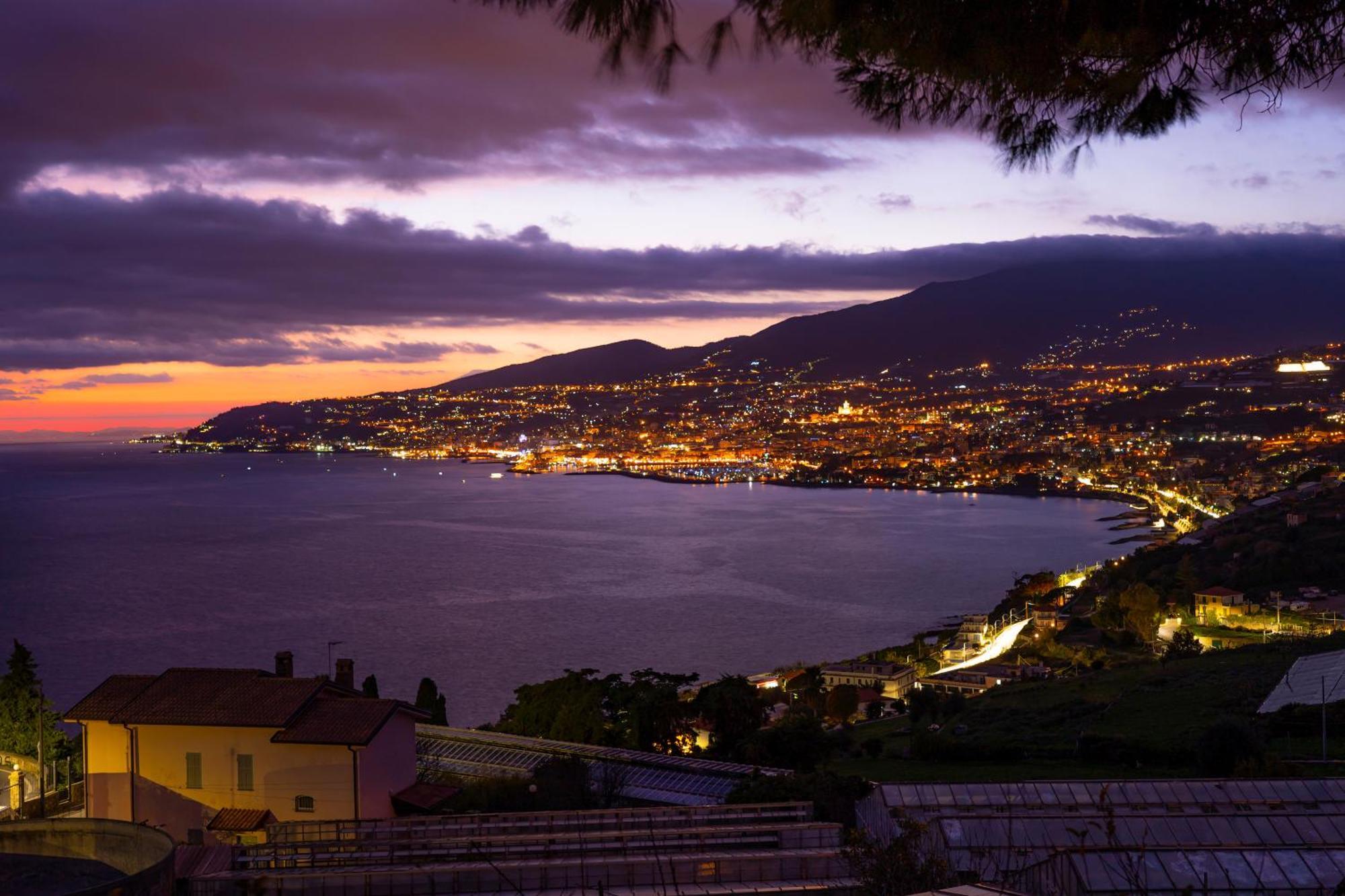 Caratteristico Appartamento In Centro - Happy Rentals Sanremo Exterior photo
